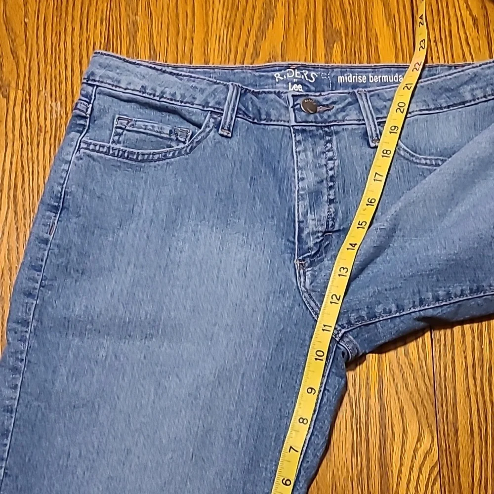 Lee Riders Midrise Denim Shorts - Ladies 10R - Picture 7 of 9